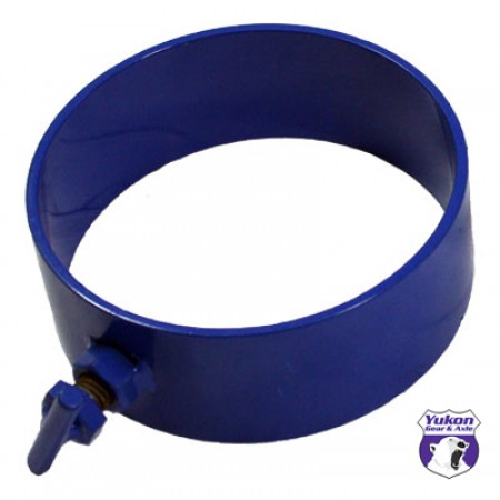 Clamshell retension sleeve for carrier bearing puller